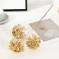 Branche de fleurs artificielles dorées pour décoration d'intérieur et arrangement élégant - Hortensia à 3 Têtes / Or