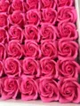 Coffret de têtes de roses en savon rose, arrangement floral artificiel pour cadeau. - Rose rouge