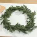 Couronne de pin artificielle pour déco de Noël, aiguilles en caoutchouc souple, suspension murale. - Rotin Queue de Renard-Vert