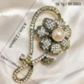 Vintage gold-toned rhinestone pearl flower brooch elegant lapel pin dress jewelry - Gold