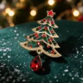 Elegant Christmas tree brooch featuring red teardrop crystal rhinestones metal pin jewlery - Size: 2.9 x 4.3cm / As Shown
