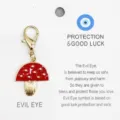 Pendentif champignon rouge en alliage avec fermoir mousqueton détail carte mauvais œil. - 18