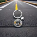 Porte-clés en verre Route 66 avec pendentif cœur, anneau de clé en métal vintage élégant. - Style Rond Martelé (19)