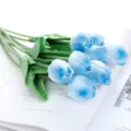 Détail du bouquet de tulipes artificielles bleues avec des pétales texturés réalistes. - Blanc Bleu