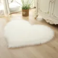 Zacht wit hartvormig imitatiebont tapijt, comfortabele pluche vloermat voor slaapkamer. - 60*90cm Onregelmatig / Wit