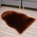 Vacht imitatie onregelmatige lange pluche tapijt bedmat donkerbruin pluche vloerkleed - 40x60cm Eén ronde kant / koffiekleur