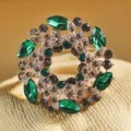 Vintage green crystal wreath brooch, elegant rose gold tone lapel pin for suit jacket and dress. - 4.5x4.5cm / Green