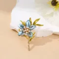 Exquisite blaue Blumenbrosche Detail mit goldenen Blättern und Perlen Strasszentrum. - Blauer Lilienstil / Einzelpackung (5x3.8cm)