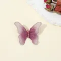 Dettaglio squisito spilla farfalla ricamata, spilla in tessuto rosa con corpo in metallo lucido. - Spilla Farfalla Ricamata / 1 Pezzo (5.7x4cm) / Viola