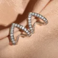 Orecchini geometrici color argento in zircone pavé, gioielli di moda brillanti - Stile a V Geometrico (E1608495) / Oro bianco