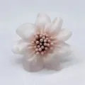 Broche fleur en fil de soie, épingle en tissu élégante pour femmes, délicat décor floral. - Fleur en organza vert bourgeon