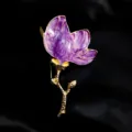 Exquisite magnolia flower brooch with purple enamel petals and gold textured stem detail. - Purple Magnolia (XZ674) / 7.8x4.7x1.5cm / Vintage Purple
