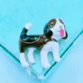 Geëmailleerde schattige hond broche metalen dieren badge mode kleding accessoires detailweergave - Driekleurig Samengetrokken Emaille Hond Stijl (14)