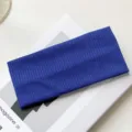 Fascia per capelli in maglia a costine blu, variante cerchietto largo, accessorio elegante. - Blu zaffiro