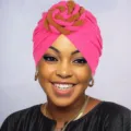 Turbante trenzado bohemio con flor sombrero mujer moda diadema versátil vista de detalle - Talla única / Rosa rojo