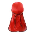 Roter seidiger Durag mit schwarzem Rand und langem Schwanz, elastische Piratenkappe Variante. - Rot Mit Schwarzem Rand