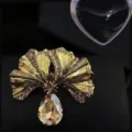 Fashion luxury rhinestone crystal fan brooch pin elegant women alloy jewelry accessory. - Style 1