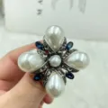 Vintage crystal pearl brooch pin for women elegant alloy floral corsage jewelry details - Style 2