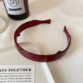 Foldable red headband with teeth inside, stylish solid color hair accessory for women. - Foldable Hair Hoop / Red