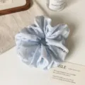 Lichtblauwe stippen haarelastiekje, schattige haaraccessoire voor dagelijkse styling. - Blauw Stippen