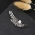 Elegante silberne Feder Brosche mit Zirkon und Perle für stilvolle Damenbekleidung. - Feder mit Perle Stil (4# Silber)