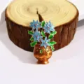 Detailaufnahme der Vintage Blumen Vase Legierung Brosche, elegante blaue Blumen Nadel Accessoire. - Vase Stil 8 / 1 Stück