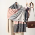 Cozy colorblock heart patterned winter scarf, soft knitted shawl with delicate tassel fringe. - Patchwork Heart - Gray