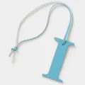 Colgante de bolso letra I de cuero azul claro elegante llavero de piel de vaca - Azul claro