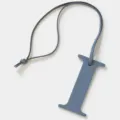 Colgante de Bolso de Cuero Letra I Azul Gris, Llavero de Iniciales de Lujo y Accesorio - Azul Niebla