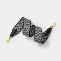 Courroie de sac à main tissée en motif chevron noir et blanc avec des fermoirs dorés. - Autres Remarques Sur La Longueur / Sangle Noire Boucle Dorée