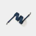 Verstelbare brede leren tasriem in donkerblauw met metalen haken voor handtasvervanging. - Breedte 4cm Lengte 102cm-110cm / Blauw Gunmetal Gesp