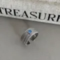 Brede open zilveren ring met blauwe steen, modieuze niche design sieraden voor dames. - B Breed Blauw Strass