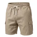 Detailansicht Herren Khaki Baumwolle Leinen Cargo Shorts, elastischer Kordelzug, seitliche Taschen. - Khaki