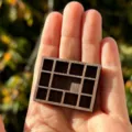 Miniatur Holz Gitter Display Ständer für kleinen Schmuck Mineralien und Sammlerstücke. - Dunkelbraun 2