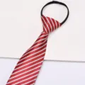 Cravate zippee raye rouge et blanc vue de detail pour hommes et femmes elegant. - Style Imprimé à Fermeture Éclair 05