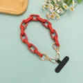 Rote matte grobe Kette fuer Handysuellen und Taschen, stilvolle Acryl Glieder Kette mit Metallklemmen. - Kurzer Stil / Dunkelrot