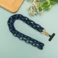 Mattes dunkelblaues klobiges Harzkettenarmband fur Handyhulle und Handtaschen Zubehor - Langer Stil / Dunkelblau