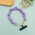 Macaron lila matte Acrylkette fuer Handytaschen und Handtaschen, stilvolles Accessoire. - Kurzer Stil / Flieder