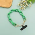 Grüne matte Acryl Kette als Handykette oder Taschenriemen, stilvolles Accessoire. - Kurzer Stil / Grün