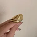 Vergoldeter Statement Muschel Ring für Damen, klobiger Spiral Muschel Finger Schmuck Mode Accessoire. - Gold Galvanisiert