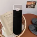 Schwarze Damen Kniestrümpfe mit süßem Plüsch-Hundemotiv, koreanischer Ins-Stil Strick Socken. - Einheitsgröße / Schwarz