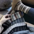 Damen Retro gestreifte lange Socken Vintage Freizeit Winter warme Strümpfe Mehrfarbig - Schwarz