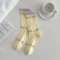 Süss blumige Damensocken mit lila Rüben, weiche Baumwolle Frühlingsstil süsse Socken süss neu. - Einheitsgröße / Hellgelb