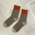 Dicke Retro gestreifte Wadenpaerchen Baumwollsocken mit Farbfeld Design Herbst und Winter - Einheitsgröße / Orange