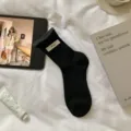 Damen Baumwolle Wadenstrümpfe in Schwarz mit grauem Bündchen im Ins Stil Alltag - Einheitsgröße / Schwarz