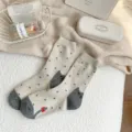 Gemütliche und dicke Damen Socken mit Katzenmuster, weiche warme Winterstrümpfe für Damen. - Einheitsgröße / Beige