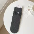 Damen Grau Mittlere Socken Süße Schleife Stickerei Atmungsaktive Freizeitsocken Sommer - Einheitsgröße / Dunkelgrau