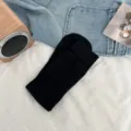 Klassische schwarze gerippte Damensocken, schlichte einfarbige Alltagssocken aus Baumwolle. - Einheitsgröße / Schwarz