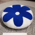 Coussin moelleux rond en peluche fleur bleue et blanche, oreiller esthétique pour canapé lit. - Bleu & Blanc