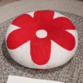 Coussin rond en peluche douce motif fleur, oreiller décoratif rouge et blanc pour canapé. - Combinaison rouge et blanc